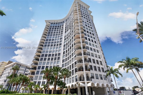 5660 W Collins Ave #6D Miami Beach, FL 33140