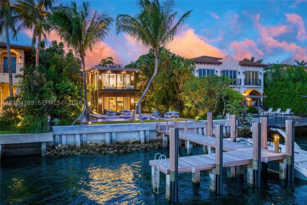 250 S Hibiscus Dr Miami Beach, FL 33139