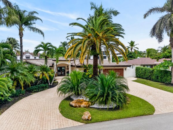 329 Isle Of Capri Dr Fort Lauderdale, FL 33301