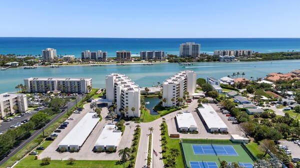 19800 Sandpointe Bay #802 Tequesta, FL 33469