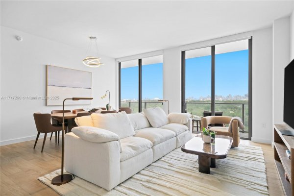 2678 Tigertail Ave #1002B Miami, FL 33133