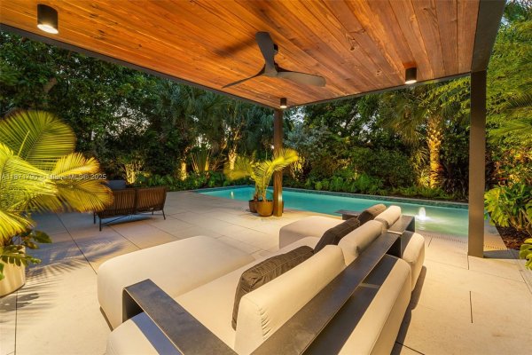 175 NW 44th St Miami, FL 33127