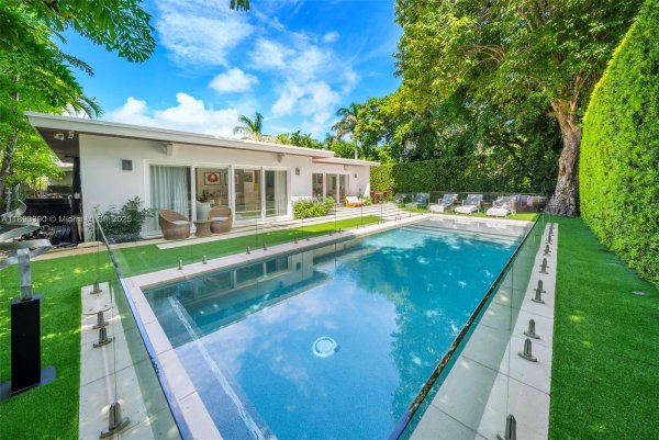 5815 N Bay Rd Miami Beach, FL 33140 5815 N Bay Rd Miami Beach, FL 33140