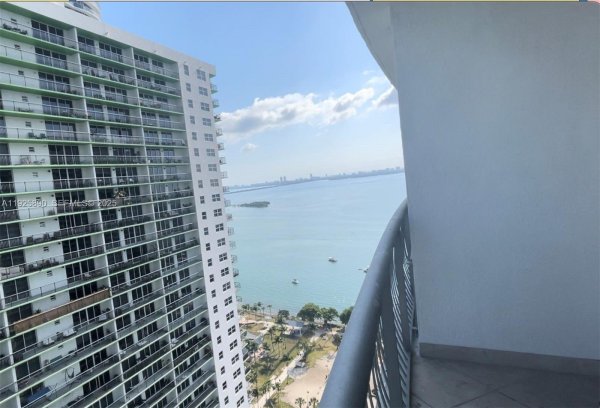 1750 N Bayshore Dr #3009 Miami, FL 33132