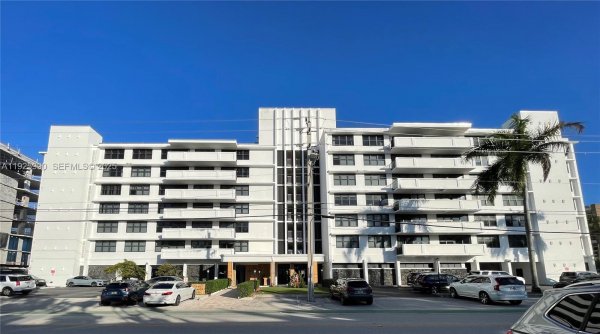 10101 E Bay Hbr Dr #402 Bay Harbor Islands, FL 33154