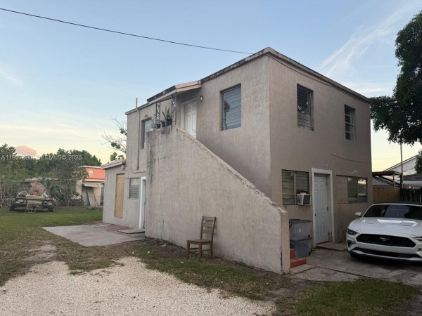 3090 NW 33rd St Miami, FL 33142
