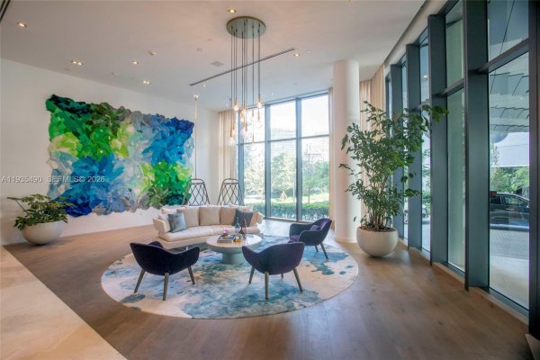 650 NE 32nd St #2701 Miami, FL 33137