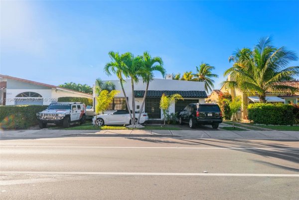 8918 Harding Ave Surfside, FL 33154