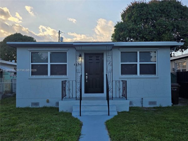 4310 E 9th Ln Hialeah, FL 33013