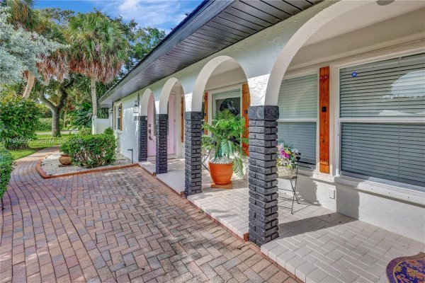 1505 Coral Ave Vero Beach, FL 32963