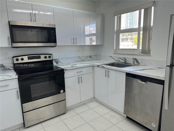 1345 West Ave #303 Miami Beach, FL 33139