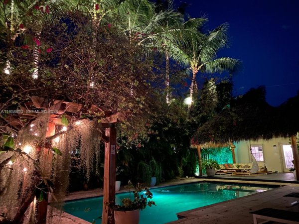 990 NE 72nd Ter Miami, FL 33138