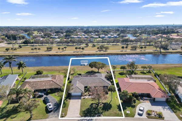 10180 SW 1st Ct Coral Springs, FL 33071