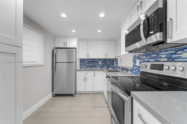 8045 SW 107th Ave #303 Miami, FL 33173