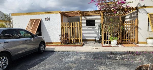1382 SW 131st Pl Cir E Miami, FL 33184