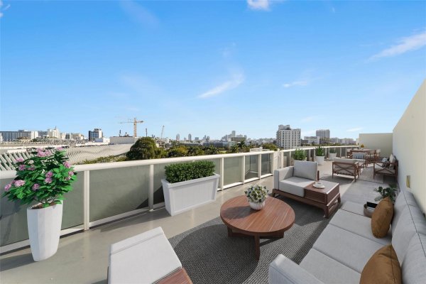 2001 Meridian Ave #PH-16 Miami Beach, FL 33139