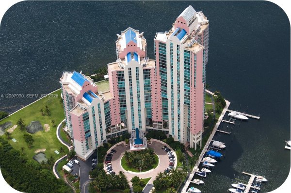 3370 Hidden Bay Dr #1213 Aventura, FL 33180