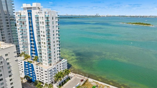725 NE 22nd St #PH2A Miami, FL 33137