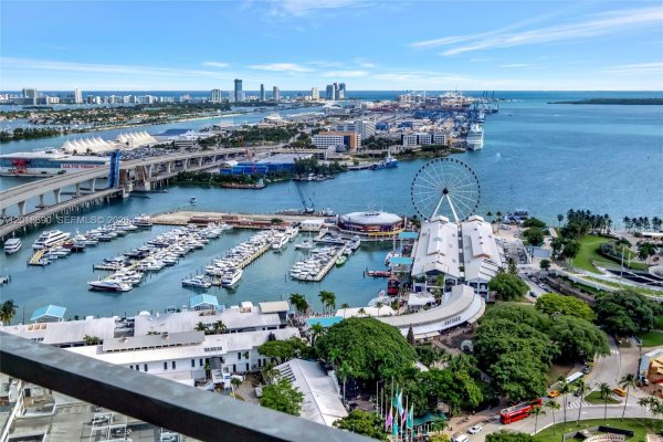 398 NE 5th St #1407 Miami, FL 33132