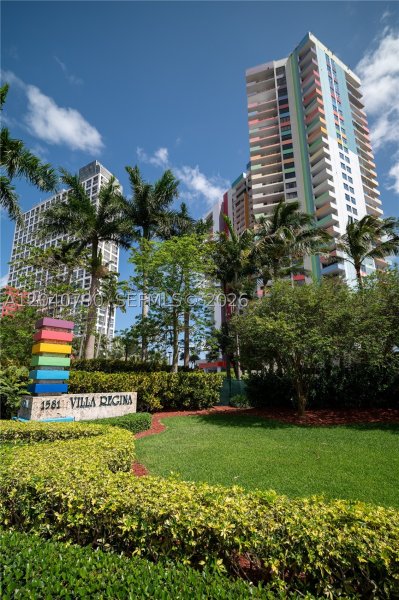 1581 Brickell Ave #PH104 Miami, FL 33129