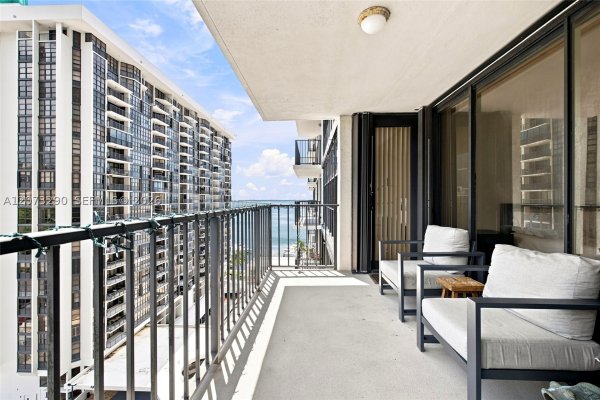 1901 Brickell Ave #B1411 Miami, FL 33129