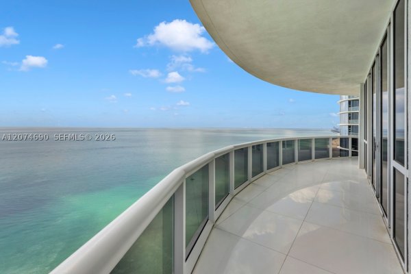 15811 Collins Ave #3001 Sunny Isles Beach, FL 33160