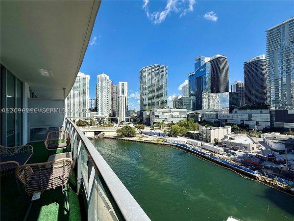 92 SW 3rd St #1104 Miami, FL 33130