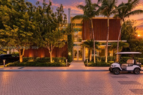 110 Reef Ln #10 Key Biscayne, FL 33149