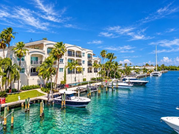 2720 NE 15th St #201 Fort Lauderdale, FL 33304