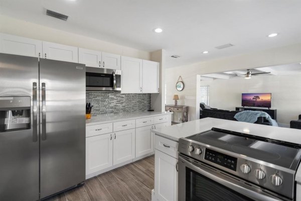 2501 NE 12th St Pompano Beach, FL 33062