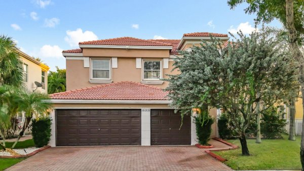 16918 SW 16th Pembroke Pines, FL 33027
