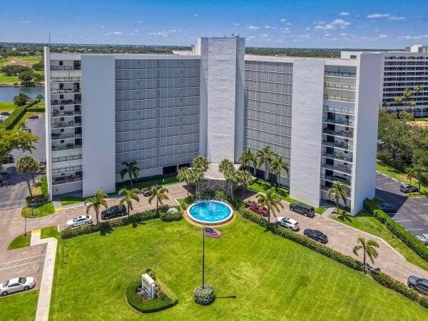 336 Golfview Rd #518 North Palm Beach, FL 33408