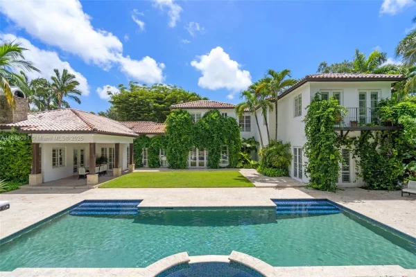 7320 SW 79th Ct Miami, FL 33143