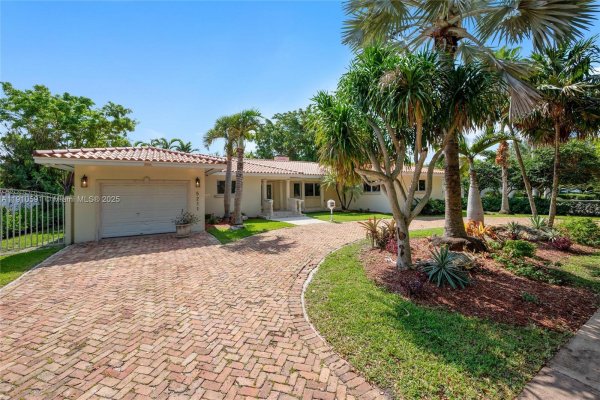 5211 Granada Blvd Coral Gables, FL 33146