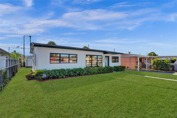 4631 E 8th Ct Hialeah, FL 33013