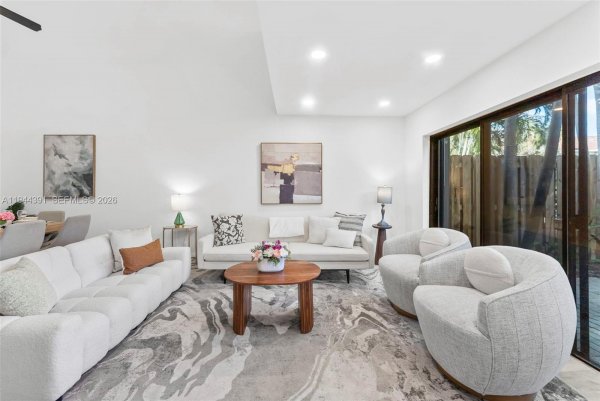 311 City Vw Dr Fort Lauderdale, FL 33311