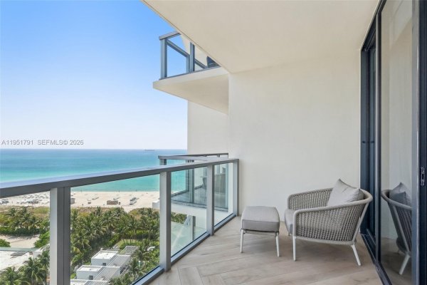 2201 Collins Ave #1511 Miami Beach, FL 33139
