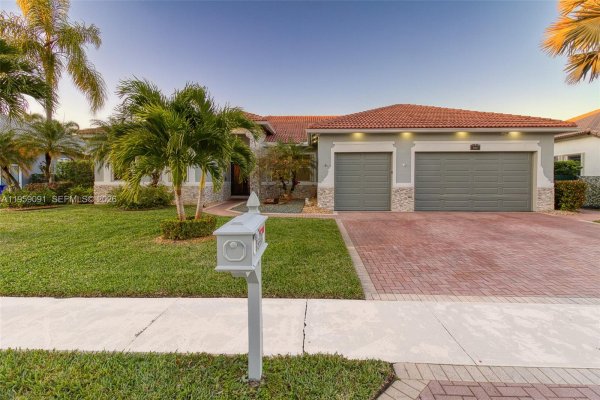 15959 SW 6th St Pembroke Pines, FL 33027