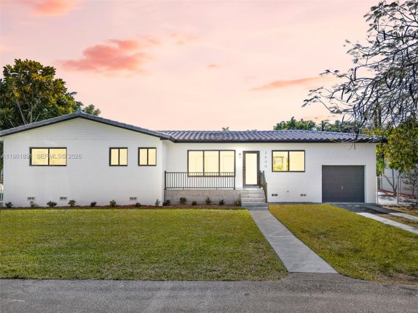 2500 SW 23rd Ter Miami, FL 33145