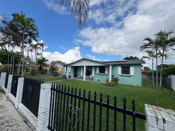 10551 SW 141st Dr Miami, FL 33176