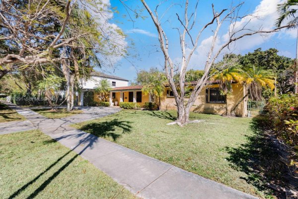 3721 SW 58th Ave Miami, FL 33155