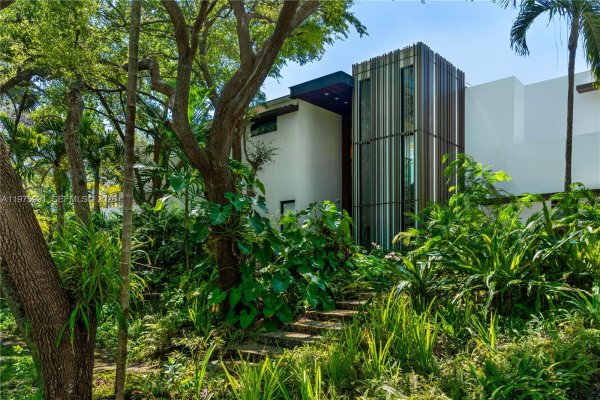 12220 Rock Gdn Ln Pinecrest, FL 33156