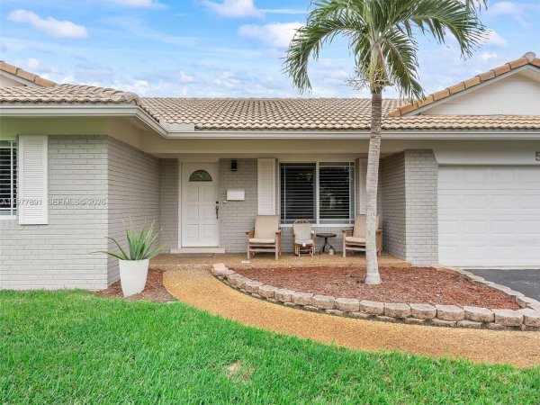 5620 SW 9th St Plantation, FL 33317