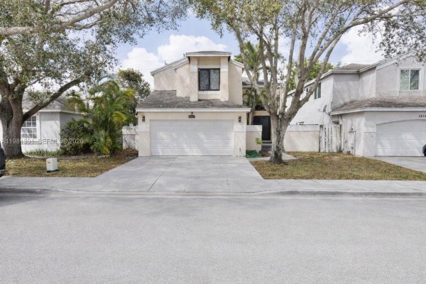 2836 W River Run Cir W Miramar, FL 33025