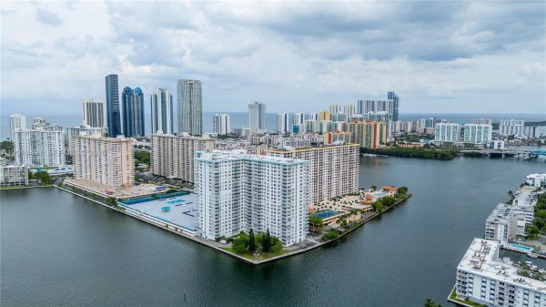 301 174th #1503 Sunny Isles Beach, FL 33160