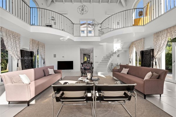 Luxury Real Estate Luxury Real Est Forte Dei Marmi Max Mlekus 
