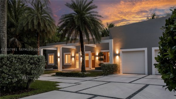 11900 Griffing Blvd Biscayne Park, FL 33161
