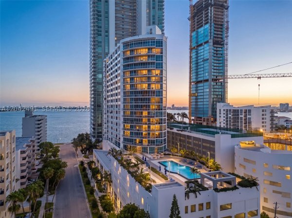 480 NE 30th St #1807 Miami, FL 33137
