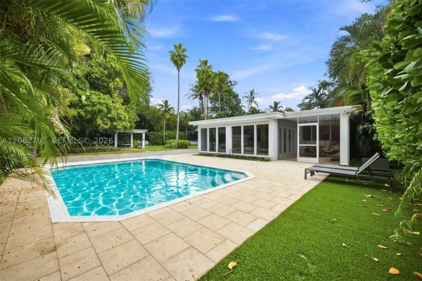 260 NE 95th St Miami Shores, FL 33138
