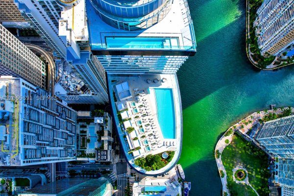 300 Biscayne Blvd Way #4201E Miami, FL 33131
